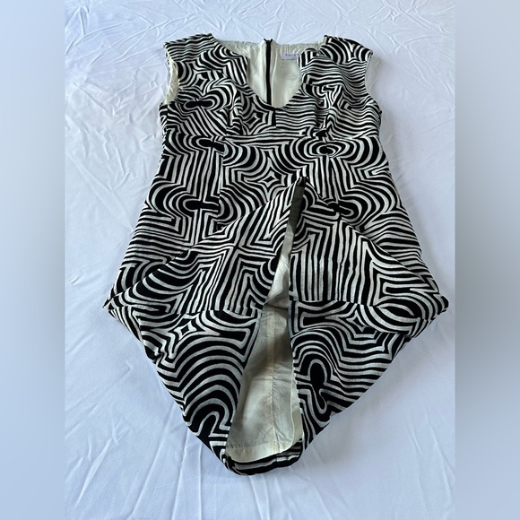 Classic Trina Turk Geometric Print Sheath Dress - Size 4 - Picture 4 of 6